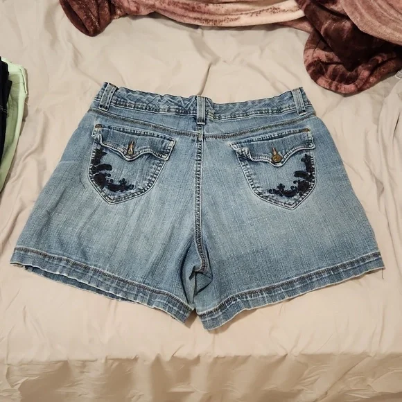 [Gloria Vanderbilt] Jean Shorts- Size 10 - Picture 7 of 12
